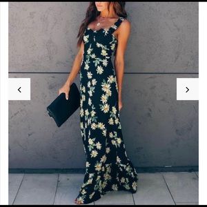 Vici maxi dress size small